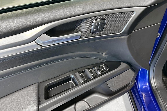 Ford Mondeo 17 of 29