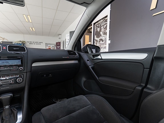 Volkswagen Golf VI 21 of 30