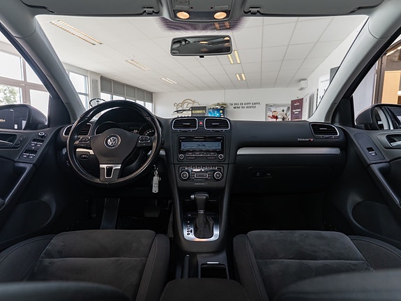 Volkswagen Golf VI 19 of 30