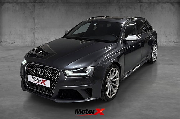 Audi RS4 3 of 30