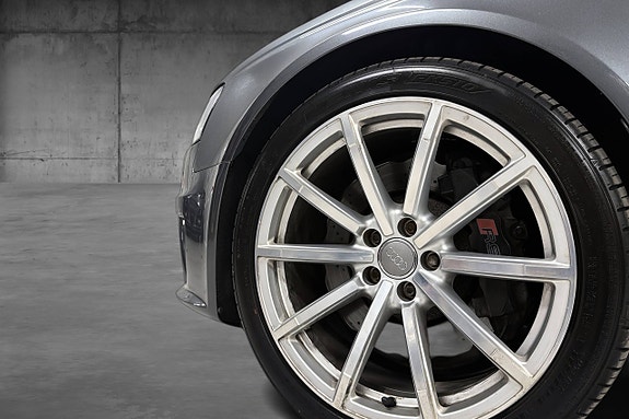 Audi RS4 8 of 30
