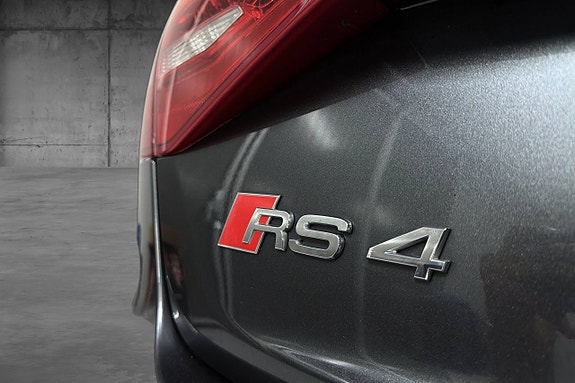 Audi RS4 13 of 30