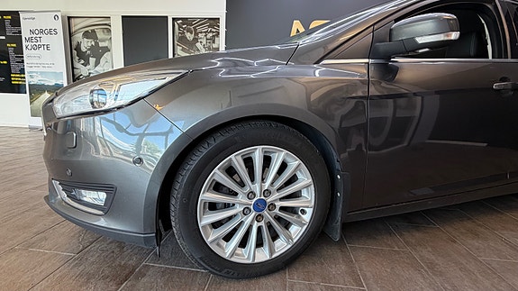 Ford Focus 11 of 30