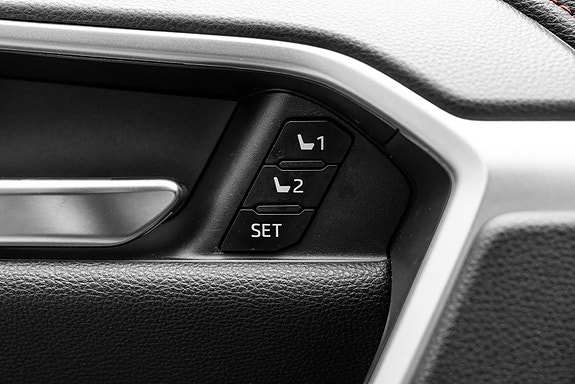 Toyota RAV4 Plug-in Hybrid 23 of 29