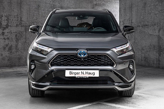 Toyota RAV4 Plug-in Hybrid 3 of 29