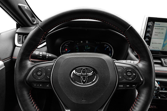 Toyota RAV4 Plug-in Hybrid 19 of 29