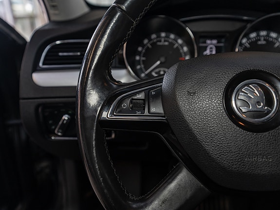 Skoda Superb 24 of 30