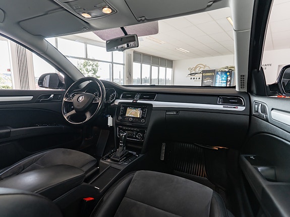 Skoda Superb 16 of 30