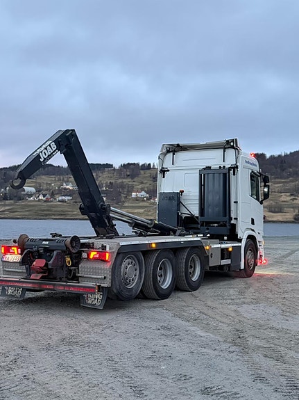 Scania R560 8x4*4 3 of 18