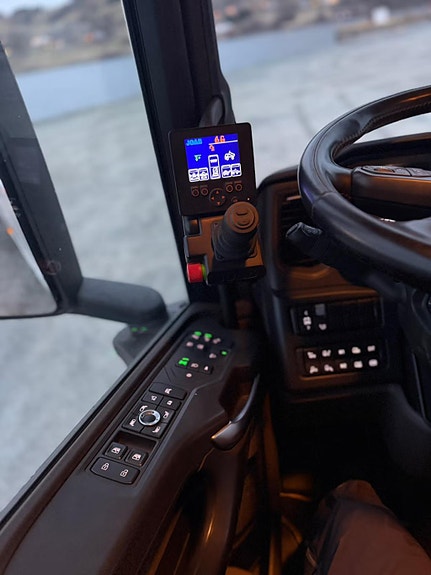 Scania R560 8x4*4 10 of 18