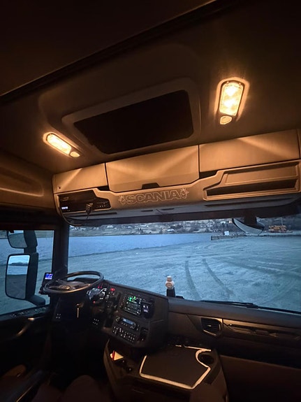 Scania R560 8x4*4 6 of 18