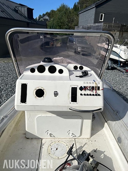 2007 Båt - 20 fots BRIG Eagle 600, Reparasjonsobjekt (ikke motor) 7 of 13