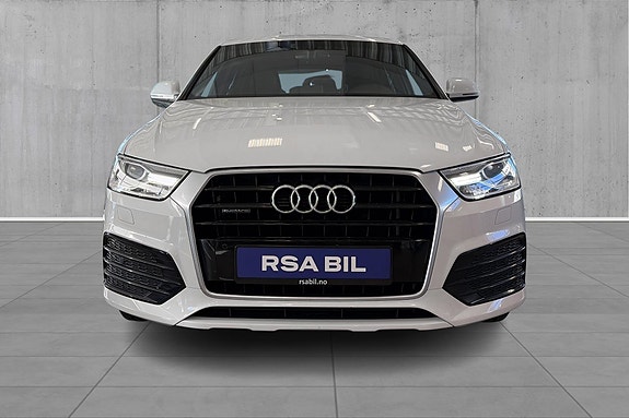 Audi Q3 2 of 28