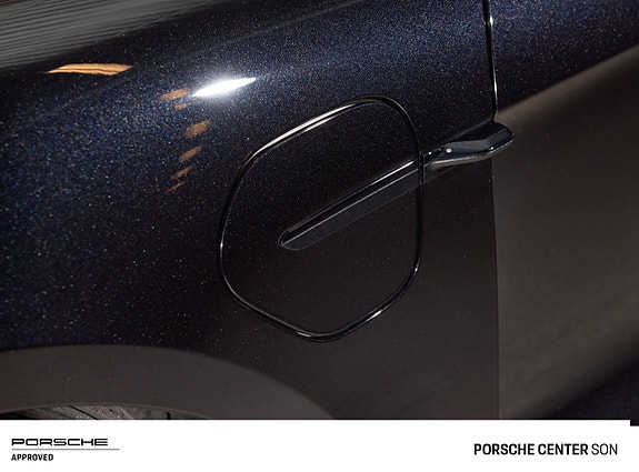 Porsche Taycan 13 of 30