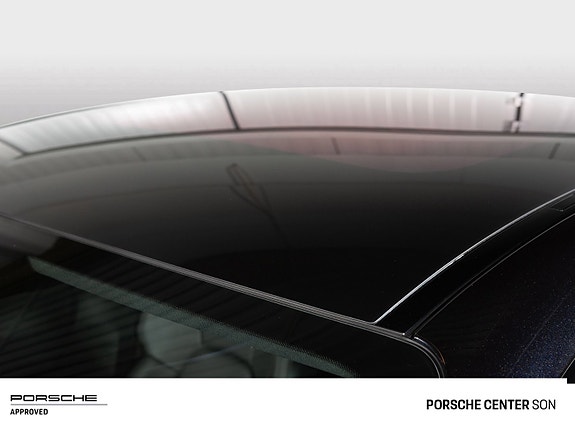 Porsche Taycan 16 of 30