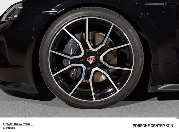 Porsche Taycan 21 of 30