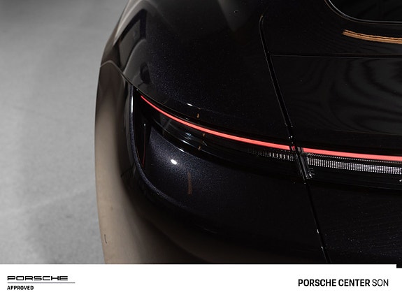 Porsche Taycan 17 of 30