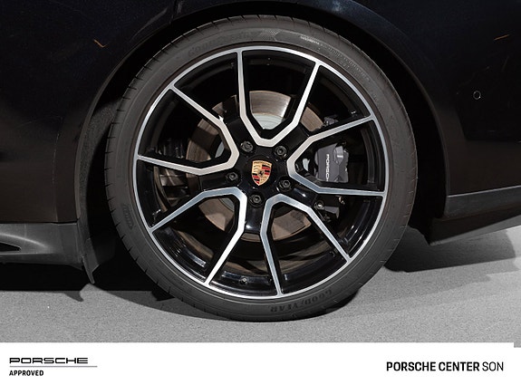 Porsche Taycan 22 of 30