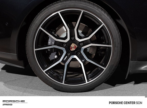 Porsche Taycan 19 of 30