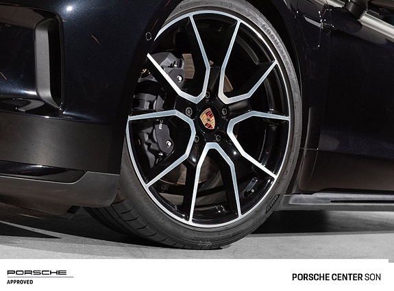 Porsche Taycan 12 of 30
