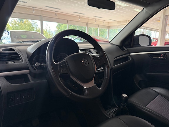 Suzuki Swift 16 of 26