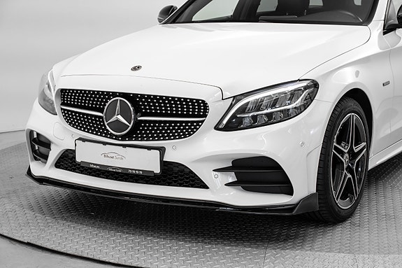 Mercedes-Benz C300 de 2 of 30
