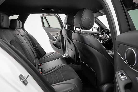 Mercedes-Benz C300 de 26 of 30