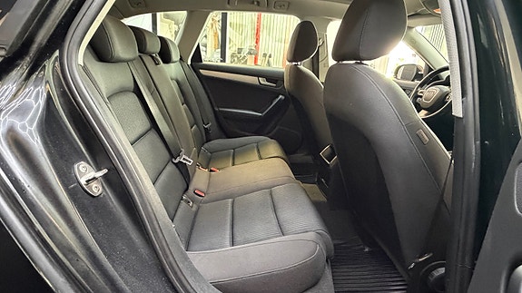Audi A4 15 of 30