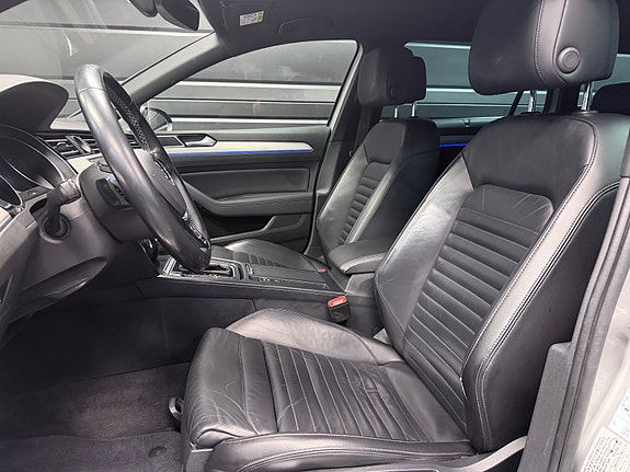 Volkswagen Passat 13 of 29