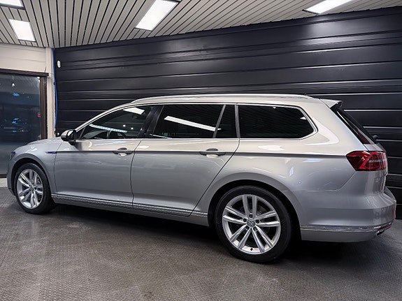 Volkswagen Passat 5 of 29