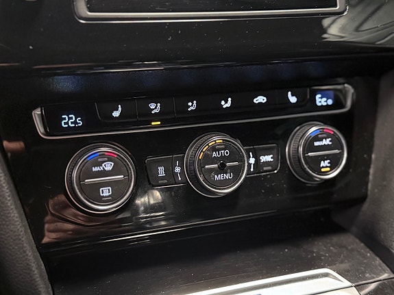 Volkswagen Passat 23 of 29