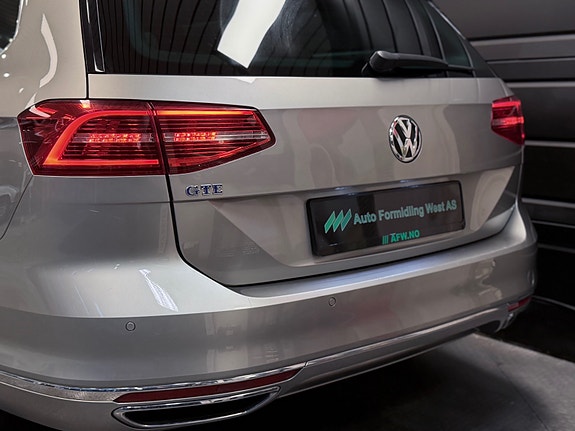 Volkswagen Passat 7 of 29