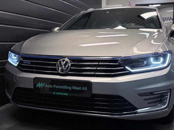 Volkswagen Passat 4 of 29