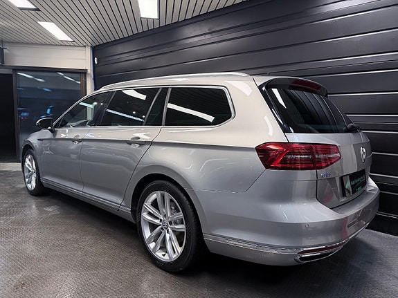 Volkswagen Passat 6 of 29