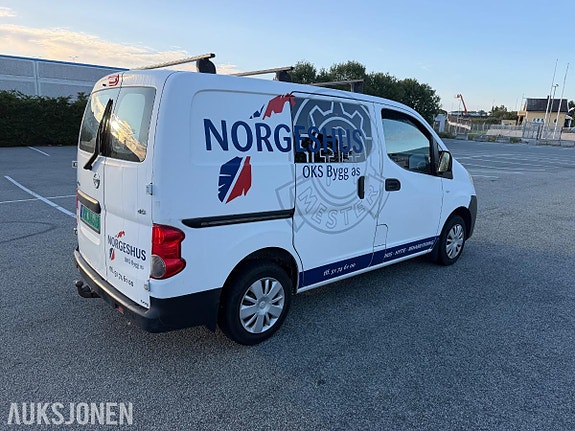 Nissan NV200 4 of 10