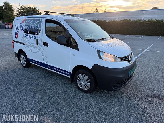 Nissan NV200 3 of 10
