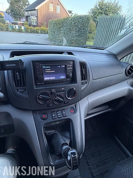 Nissan NV200 7 of 10