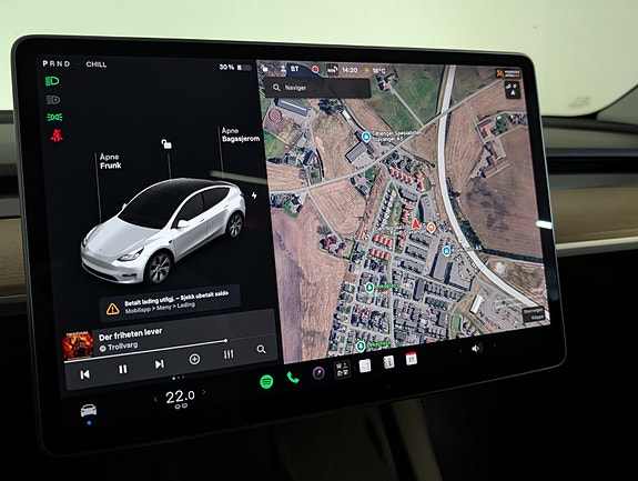 Tesla Model Y 17 of 26