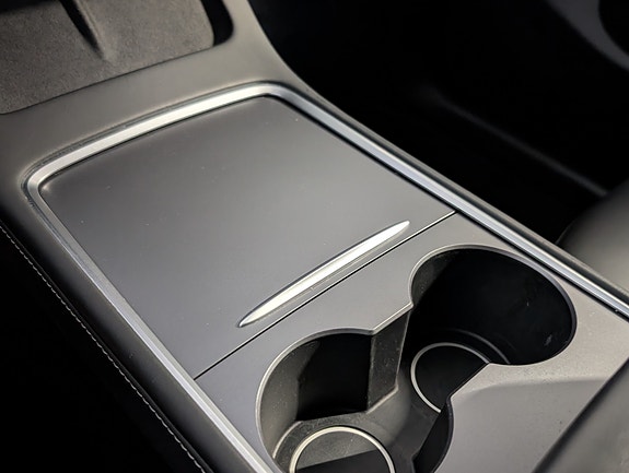 Tesla Model Y 20 of 26