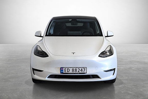 Tesla Model Y 3 of 26