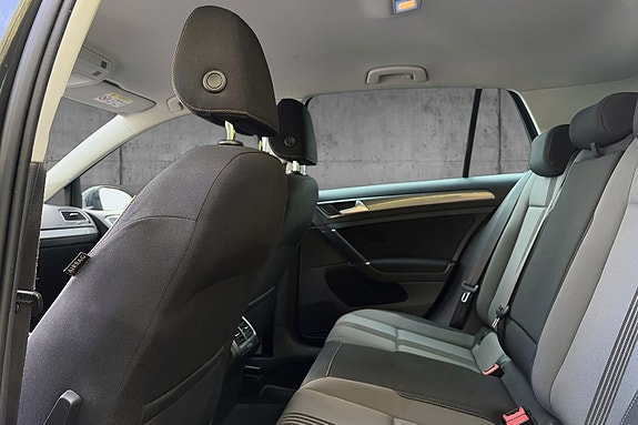 Volkswagen Golf VII 16 of 18
