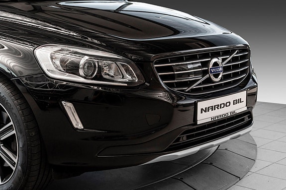 Volvo XC60 2 of 23