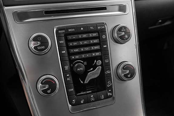 Volvo XC60 15 of 23
