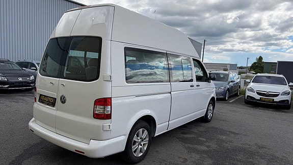 Volkswagen Caravelle 8 of 28