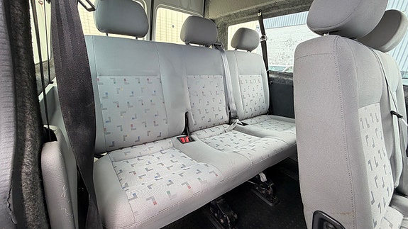 Volkswagen Caravelle 11 of 28