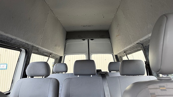 Volkswagen Caravelle 27 of 28
