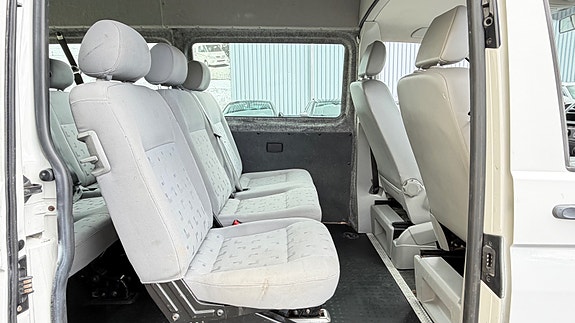 Volkswagen Caravelle 12 of 28