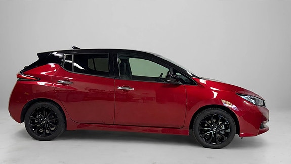 Nissan Leaf 3 of 27
