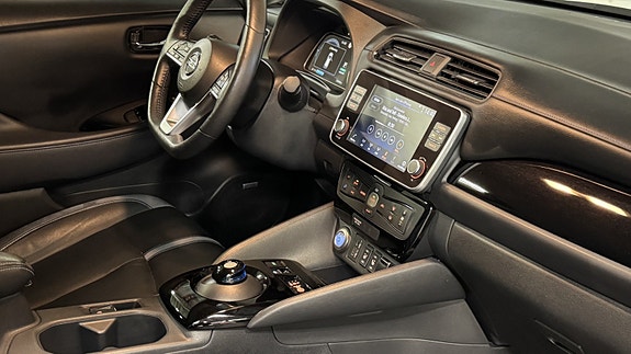 Nissan Leaf 10 of 27