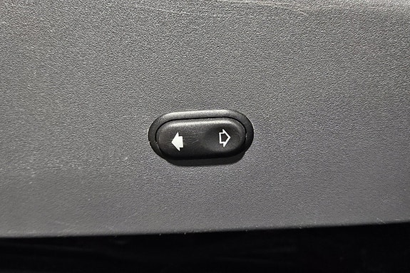 Volvo XC60 11 of 30